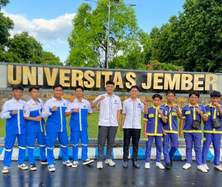 Adu Skill Otomotif! TBSM SMKS Muhammadiyah 3 Tegaldlimo Beraksi di MEC Universitas Jember